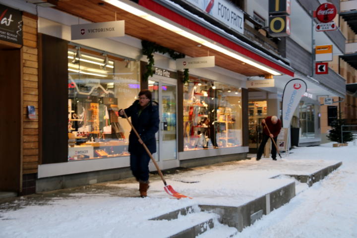 雪搔き